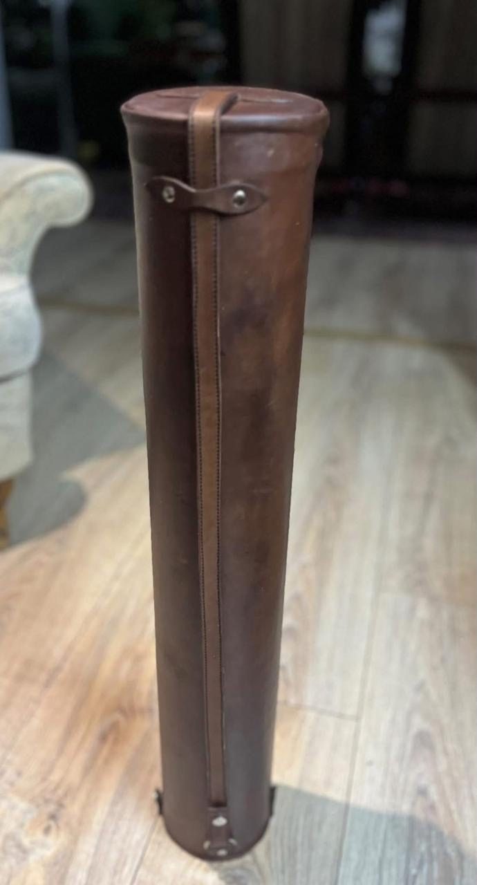 Leather case, side profile